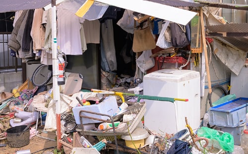 長年放置された大量のゴミも廃品・粗大ゴミの山もお任せを！